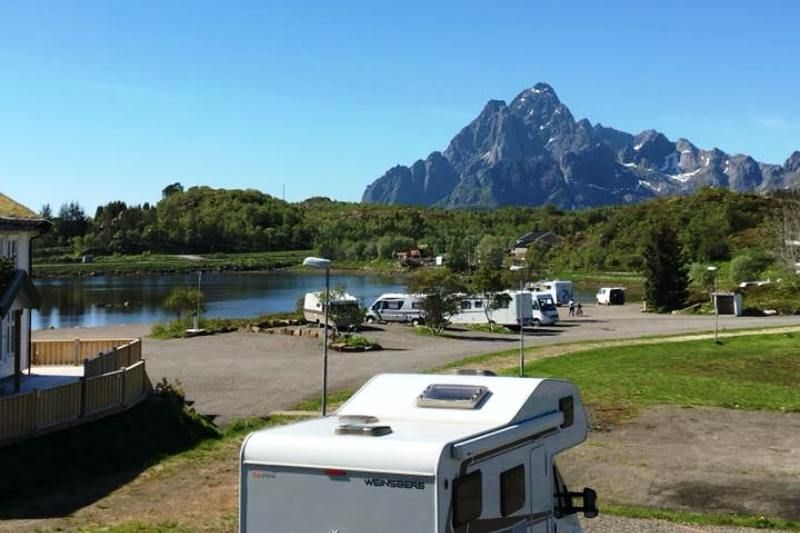 Kabelvag Feriehus & Camping uitzicht