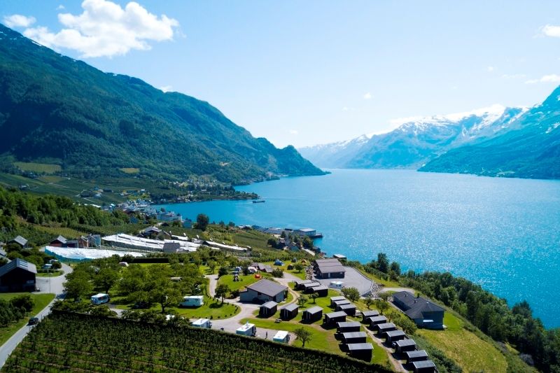 Lofthus Camping Ligging aan Hardangerfjord