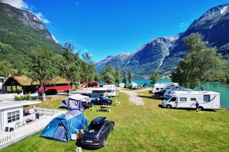 Oldevatn Camping kamperen aan het meer