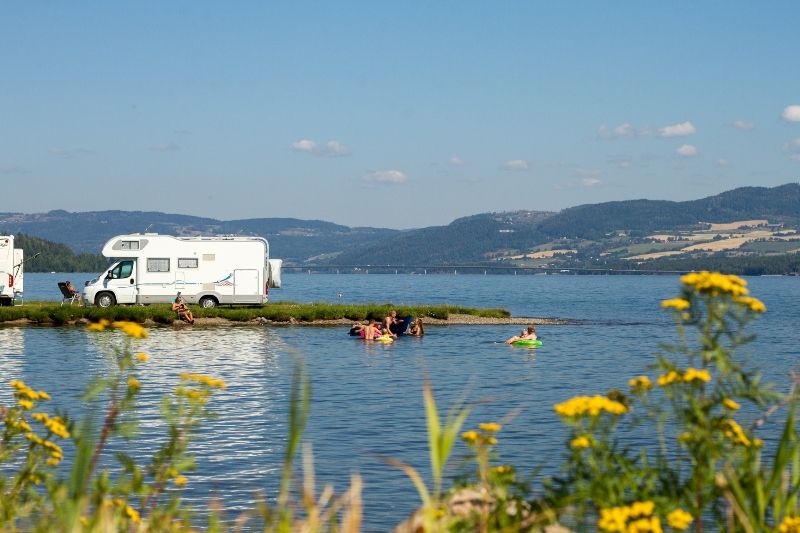 Sveastranda Camping kampeerplaatsen direct aan het water
